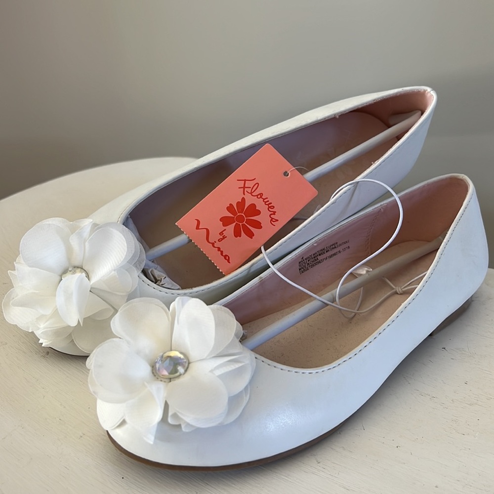 Flower by Nina  NWT “Muriel” White Formal Dress Shoes Size 4 - Picture 2 of 11